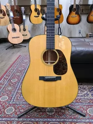Martin Guitars - D-18 2012 2