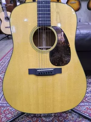 Martin Guitars - D-18 2012