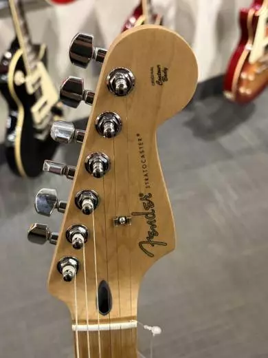 Player Stratocaster with Roasted Maple Neck - Black/Gold 2