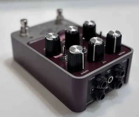 UAFX Ruby '63 Top Boost Amplifier Pedal 2