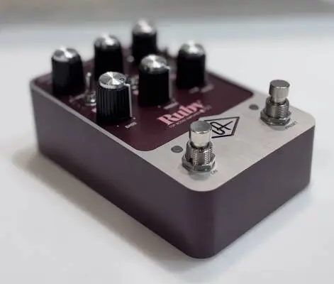 UAFX Ruby '63 Top Boost Amplifier Pedal 2