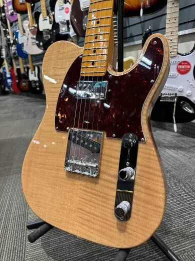 Fender Rarities Flame Maple Top Chambered Tele 2