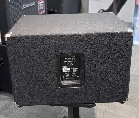 400 Watt 2x10 Bass Cabinet 2