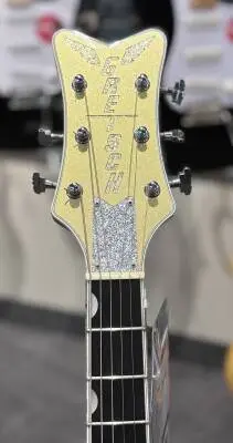 G6134T Limited Edition Penguin with Bigsby, Ebony Fingerboard - Casino Gold 2