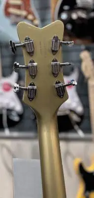 G6134T Limited Edition Penguin with Bigsby, Ebony Fingerboard - Casino Gold 2