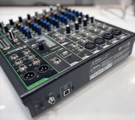 ProFX10v3 10-Channel Professional Effects Mixer with USB 2