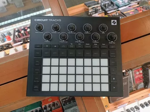 Novation - CIRCUIT TRACKS 2