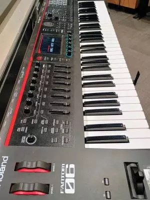 Store Special Product - Roland - FANTOM-06