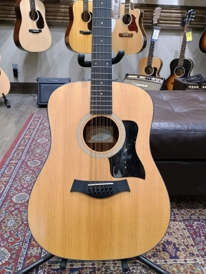 Taylor Guitars - 150E W