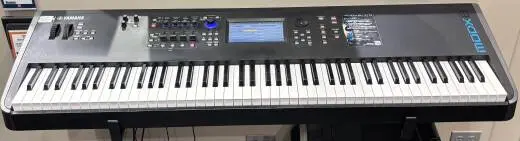 MODX8 88-Key GHS Action Synthesizer