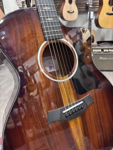 224ce-K DLX Grand Auditorium Koa Acoustic/Electric Guitar 2