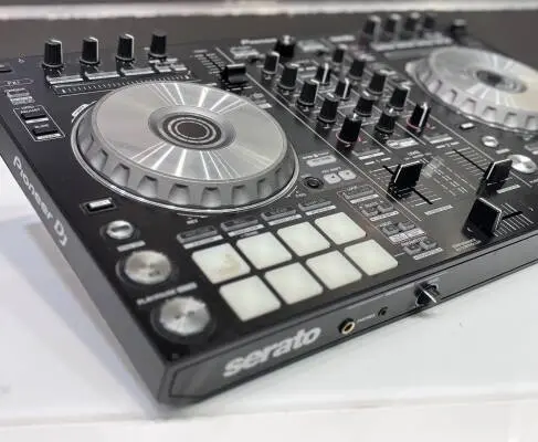 DDJ-SR2 Portable 2-Channel Controller for Serato DJ
