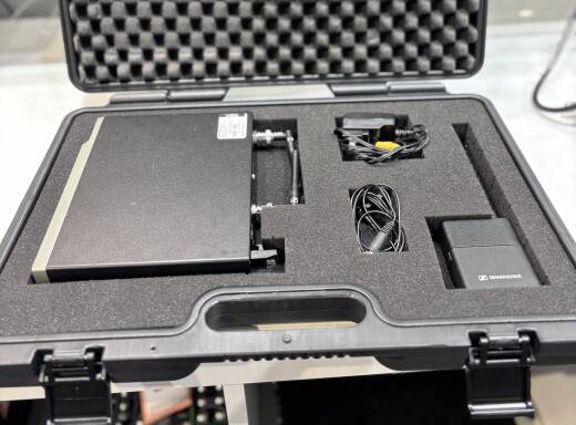 Evolution Wireless Digital Lavalier System with ME2 Microphone - R1-6 (520 - 576 MHz)