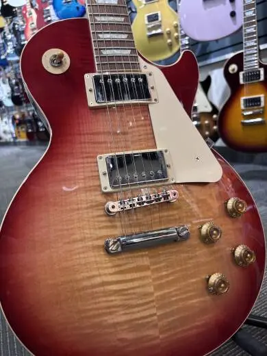 Les Paul Standard 50s Electric Guitar with Hardshell Case - Heritage Cherry Sunburst 2