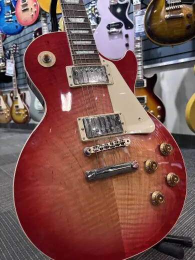 Les Paul Standard 50s Electric Guitar with Hardshell Case - Heritage Cherry Sunburst 2