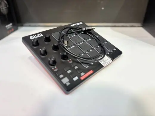 Akai - MPD218 2