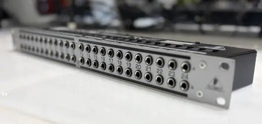 PX3000 Multi-Functional 48-Point 3-Mode Balanced Patchbay