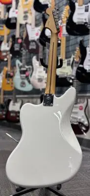 Player II Jaguar, Rosewood Fingerboard - Polar White 2