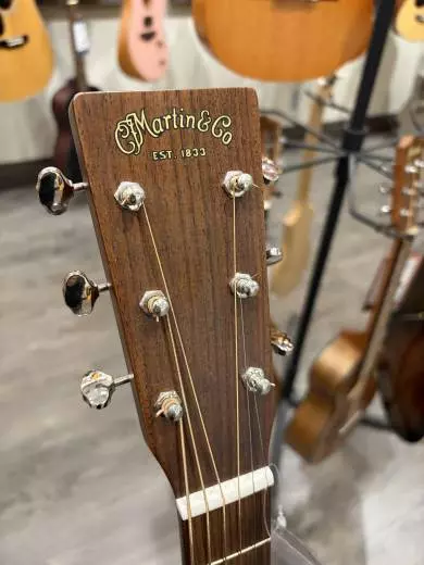 000-15M Solid Mahogany Acoustic Guitar 2