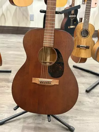 000-15M Solid Mahogany Acoustic Guitar 2