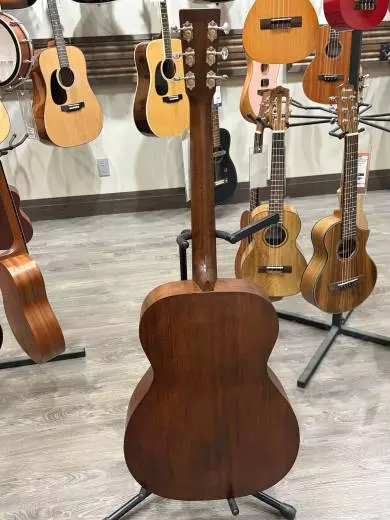 000-15M Solid Mahogany Acoustic Guitar 2
