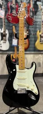 American Professional II Stratocaster, Maple Fingerboard - Black