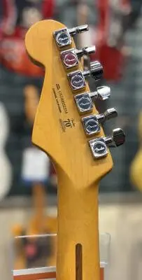 American Professional II Stratocaster, Maple Fingerboard - Black 2