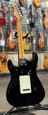 American Professional II Stratocaster, Maple Fingerboard - Black 2