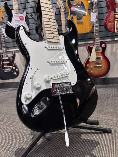 Sonic Stratocaster Left-Handed, Maple Fingerboard - Black 2
