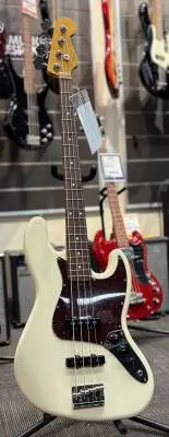 American Professional II Jazz Bass, Rosewood Fingerboard - Olympic White