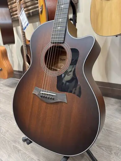 Taylor Guitars - 324CE V9 2