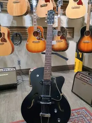 Godin Guitars - G32341 2