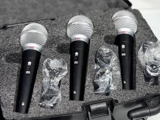 Pyle Microphone for Singing, Dynamic Microphone Kit, Cardioid Unidirectional Vocal Handheld Mic, Inc Hard Carry Case & Bag, Holder & 26ft xlr Audio Cable to �� Audio Connection �3 Piece