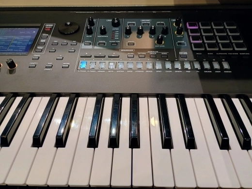 Roland - FANTOM-6 2