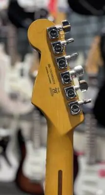 American Professional II Stratocaster, Maple Fingerboard - Black 2