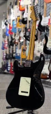 American Professional II Stratocaster, Maple Fingerboard - Black 2
