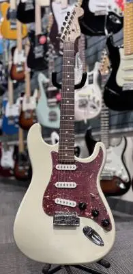 Affinity Series Stratocaster, Maple Fingerboard - Olympic White