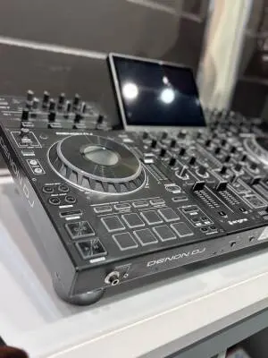 Prime 4 Standalone 4-Deck DJ System with 10'' Touchscreen