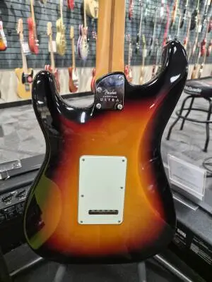 Fender Ultra Strat Ultraburst 2