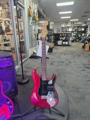 Fender Noventa Strat Crimson Red Transparent