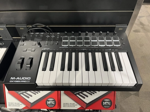 M-Audio - OXYGEN PRO 25
