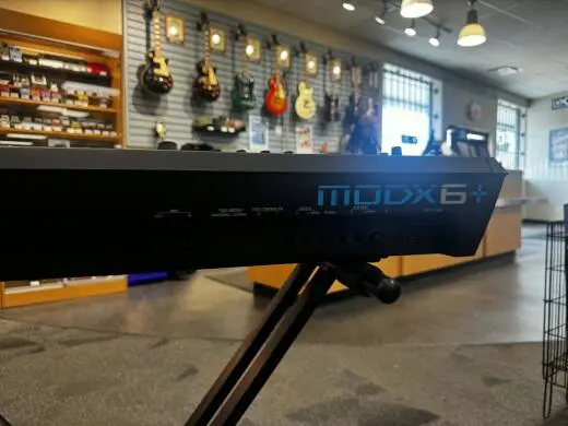 Yamaha - MODX6+ 2