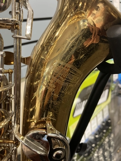 SELMER BUNDY II TENOR SAXOPHONE 2