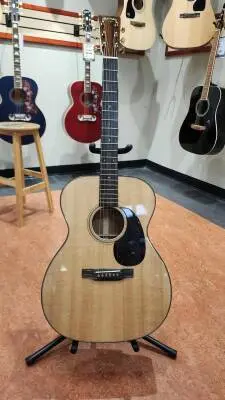 Martin Guitars - 000-18 MD