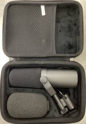 Shure SM7B Large Diaphragm Cardioid Dynamic Microphone