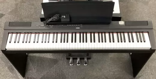 Yamaha - P125 B