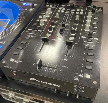Pioneer DJM-T1 with Hard Case