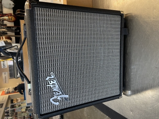 Fender 237-0106-900 Rumble 15 Basgitaar Combo Amp V3