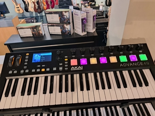 Akai - ADVANCE 49