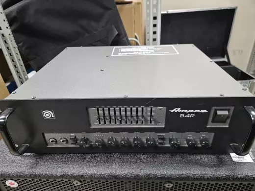 AMPEG B SERIES 1000W SOLID STATE RACKMOUNT